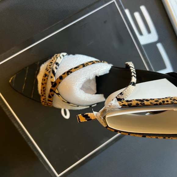 Animal print heels - Picture 5 of 5